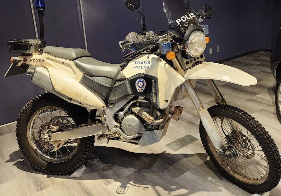 ian_fleming_foundation_istanbul_police_honda